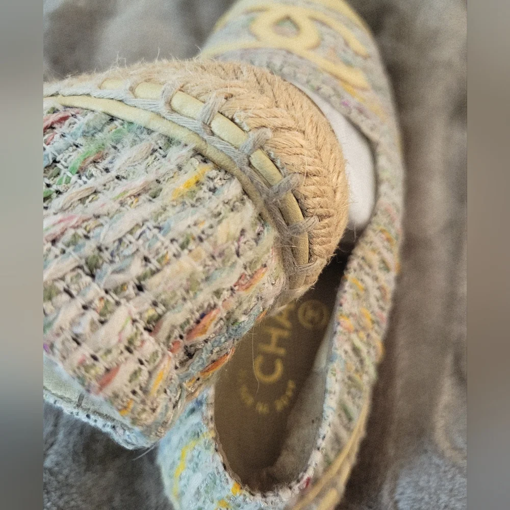 CHANEL Iridescent Tweed & Lambskin CC Espadrilles Flats Yellow Multi Size 36/ 6